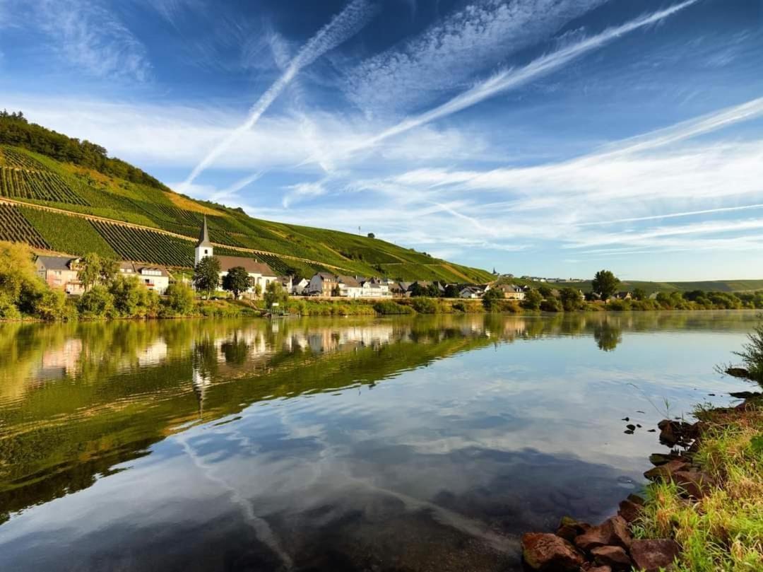 Hotel Gaestehaus Volker Haas Kesten Exterior foto